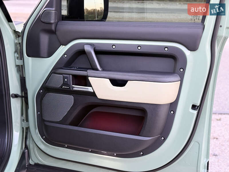 Внедорожник / Кроссовер Land Rover Defender 2023 в Днепре