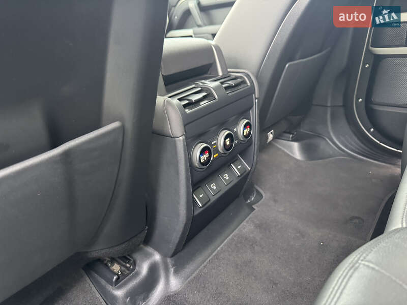 Внедорожник / Кроссовер Land Rover Defender 2021 в Черновцах