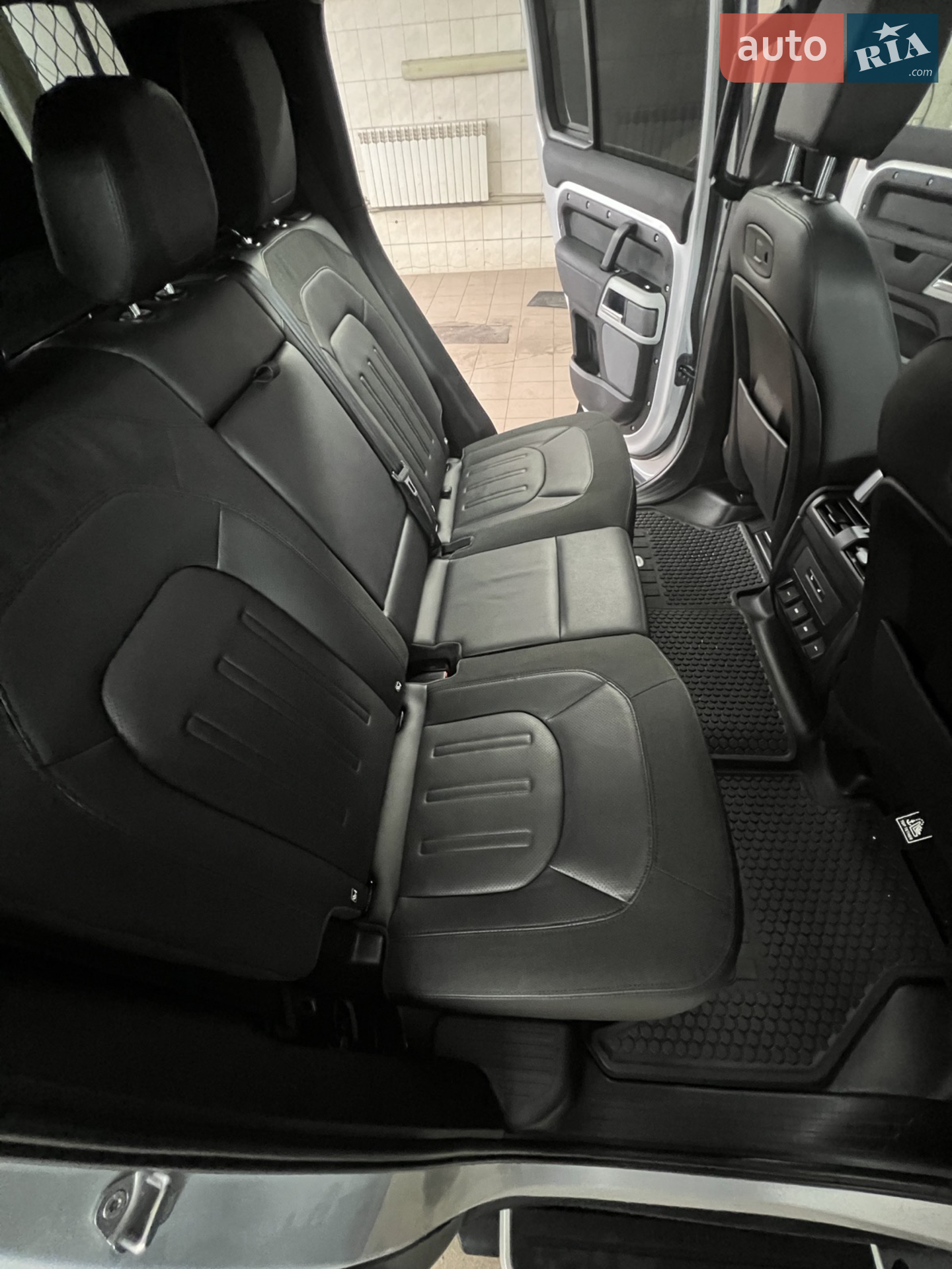 2020 Land Rover Defender - мініатюра 15