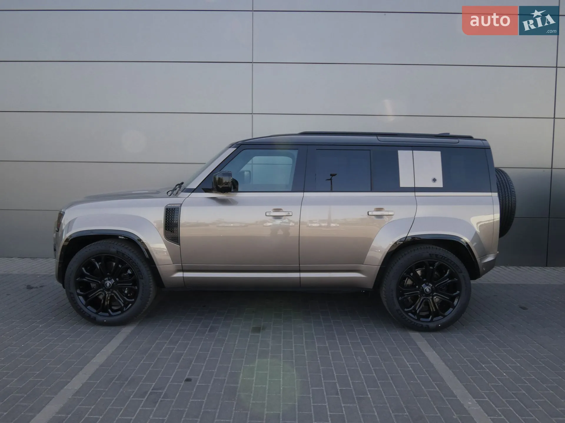 2025 Land Rover Defender - мініатюра 3