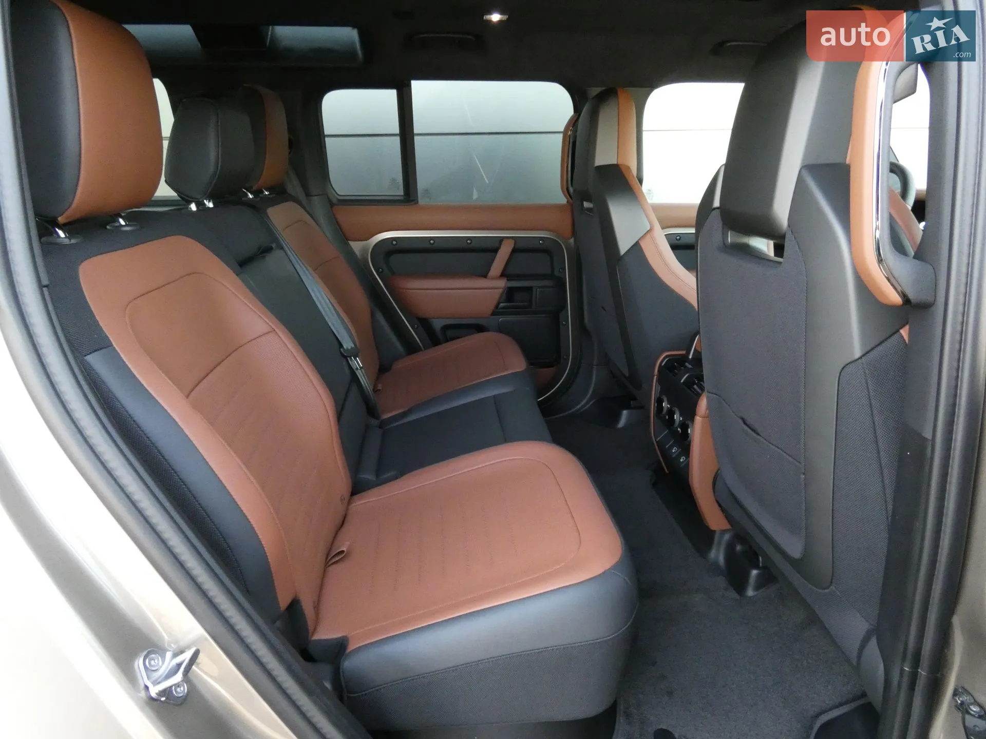 2025 Land Rover Defender - мініатюра 11