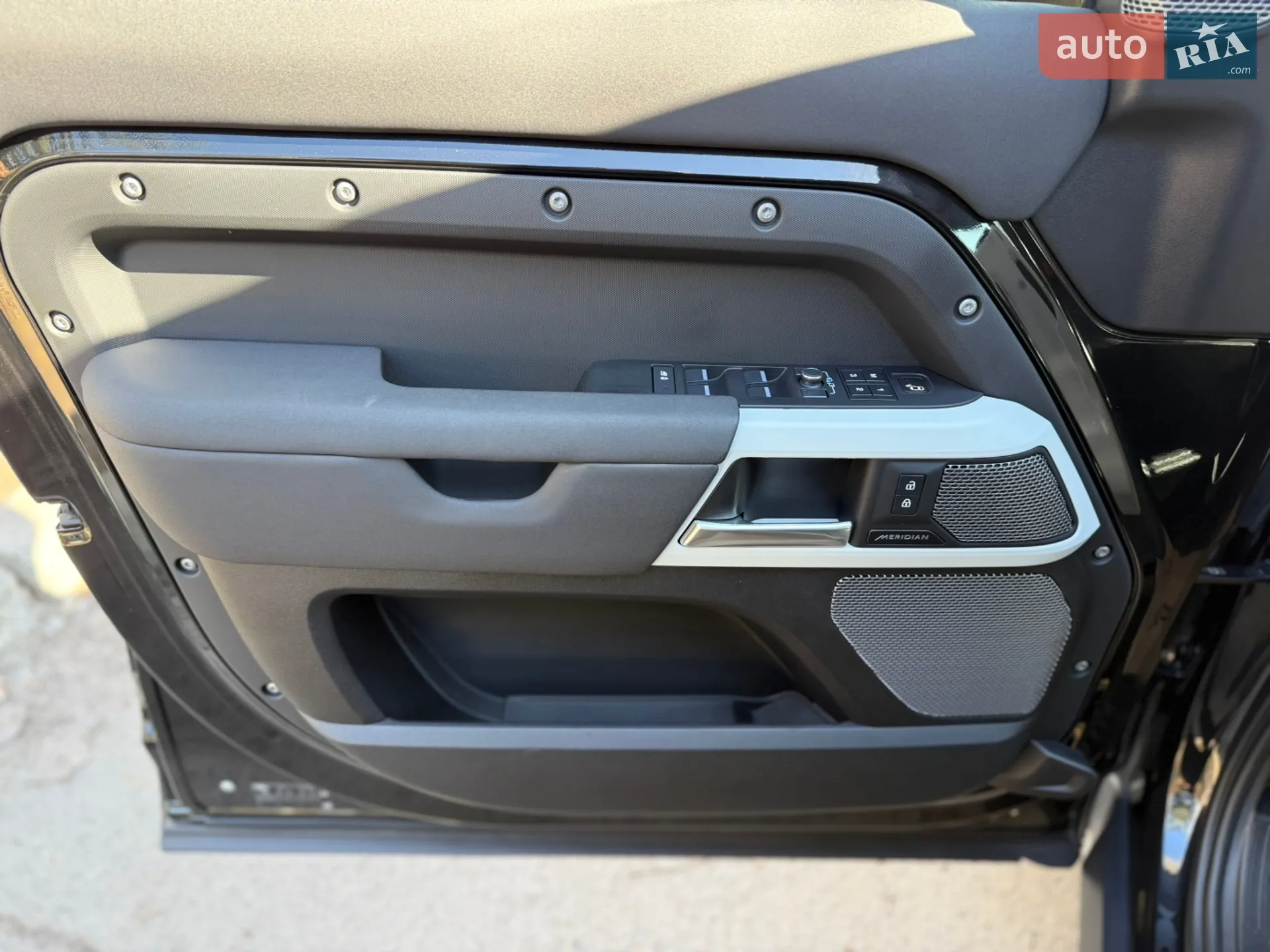 2021 Land Rover Defender - мініатюра 9