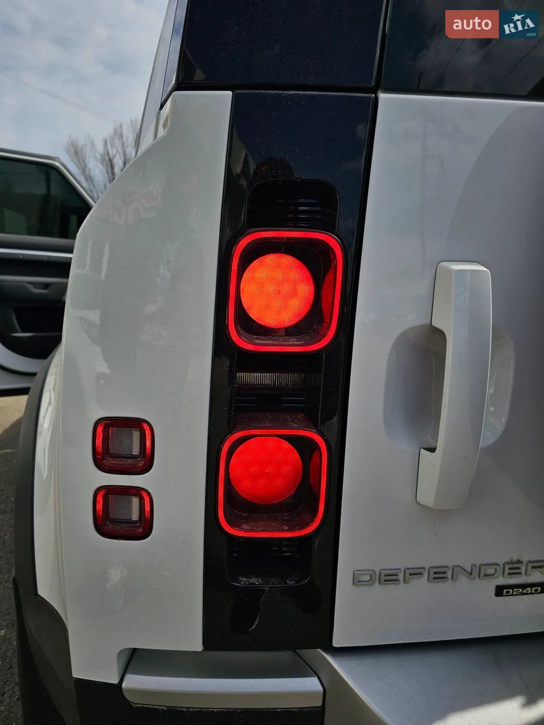 2020 Land Rover Defender - мініатюра 17