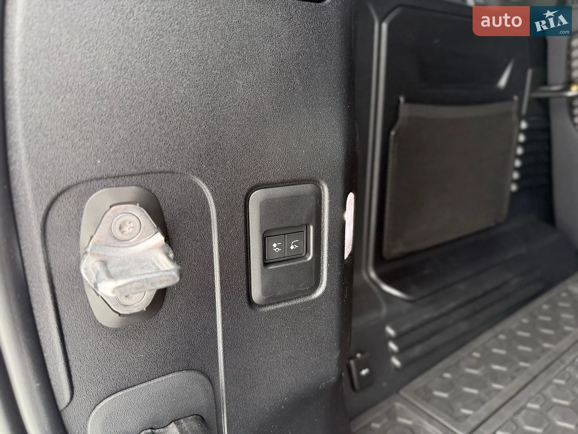 2021 Land Rover Defender - мініатюра 43