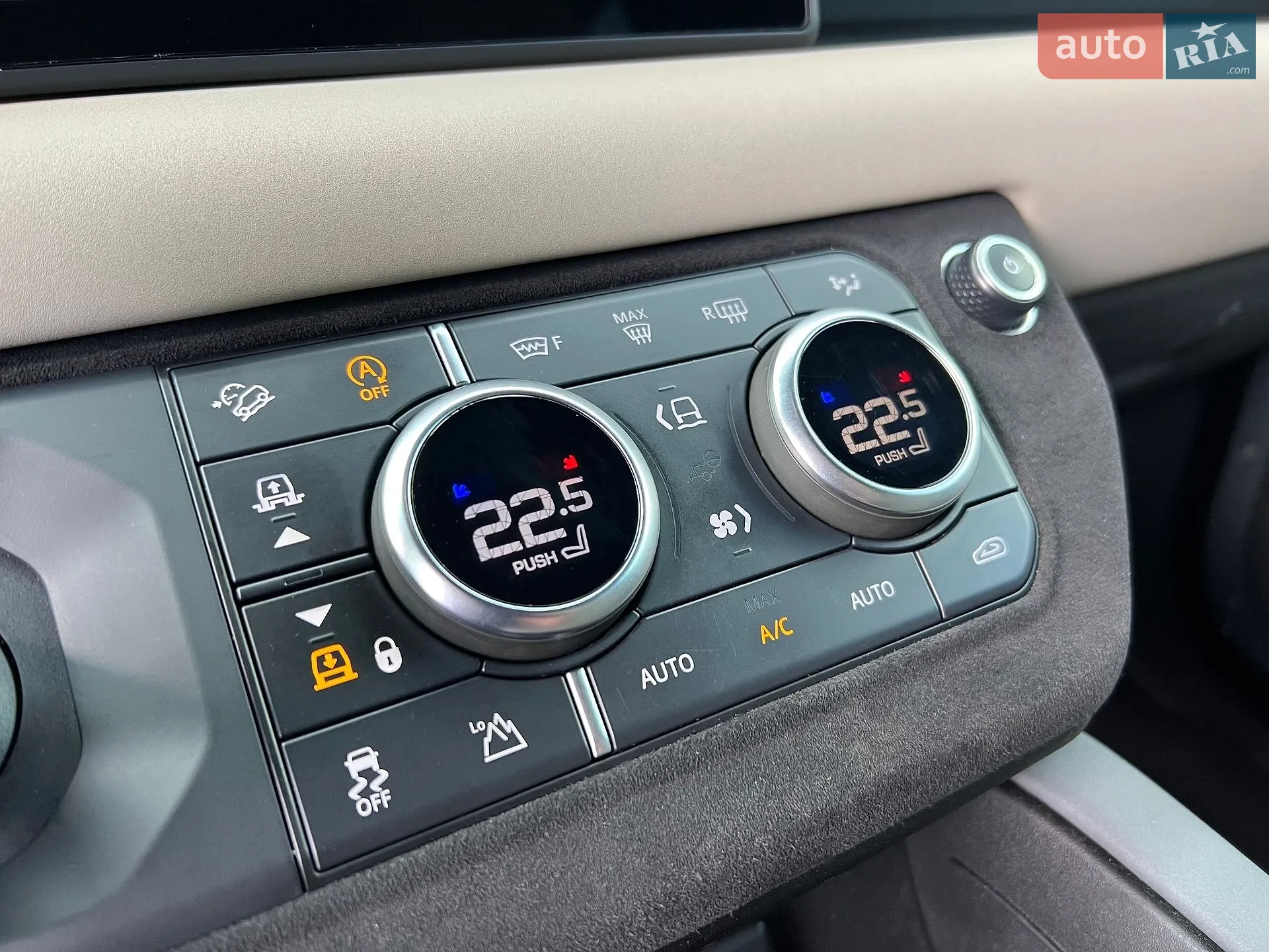 2021 Land Rover Defender - мініатюра 30