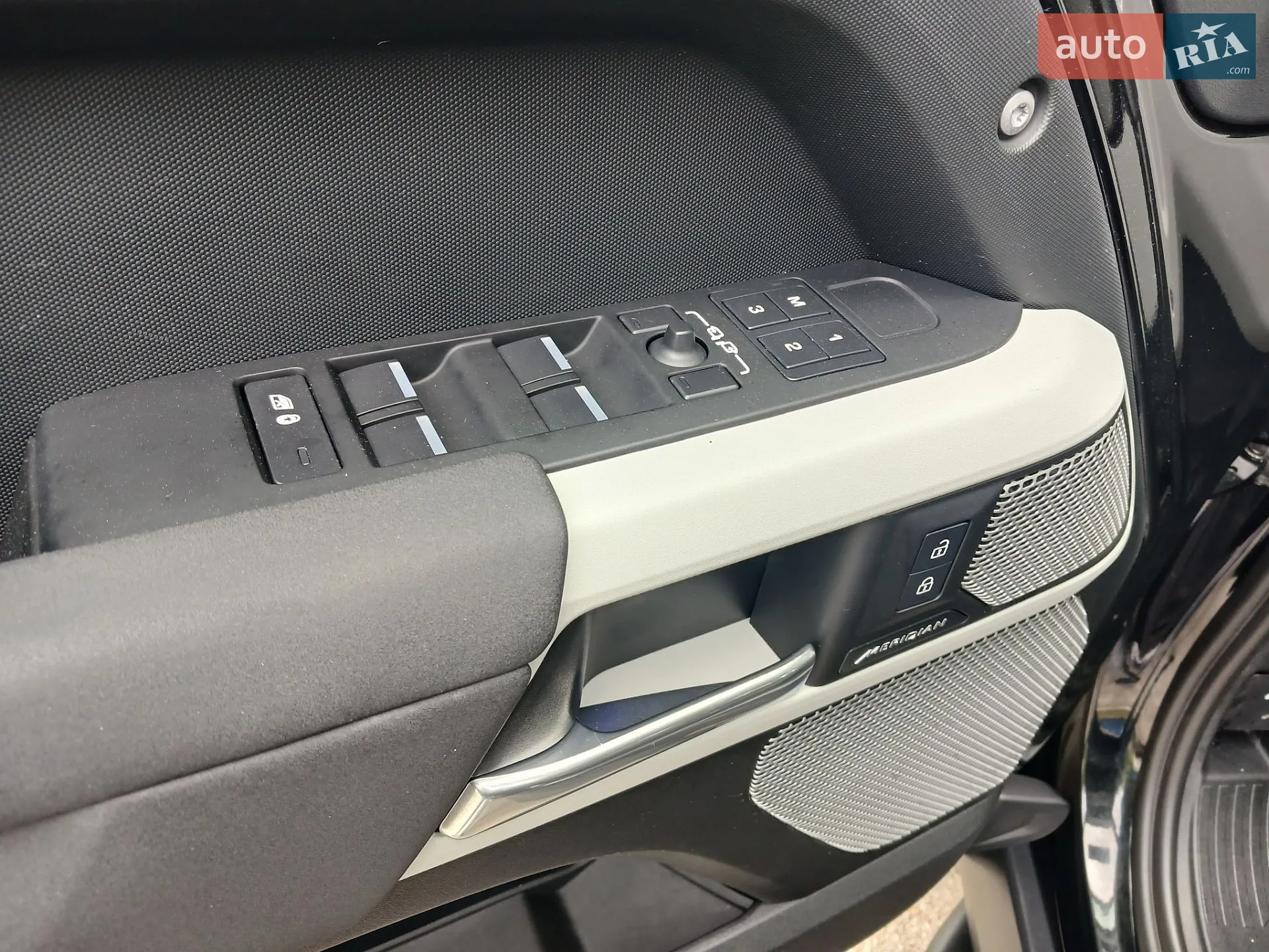 2022 Land Rover Defender - мініатюра 23