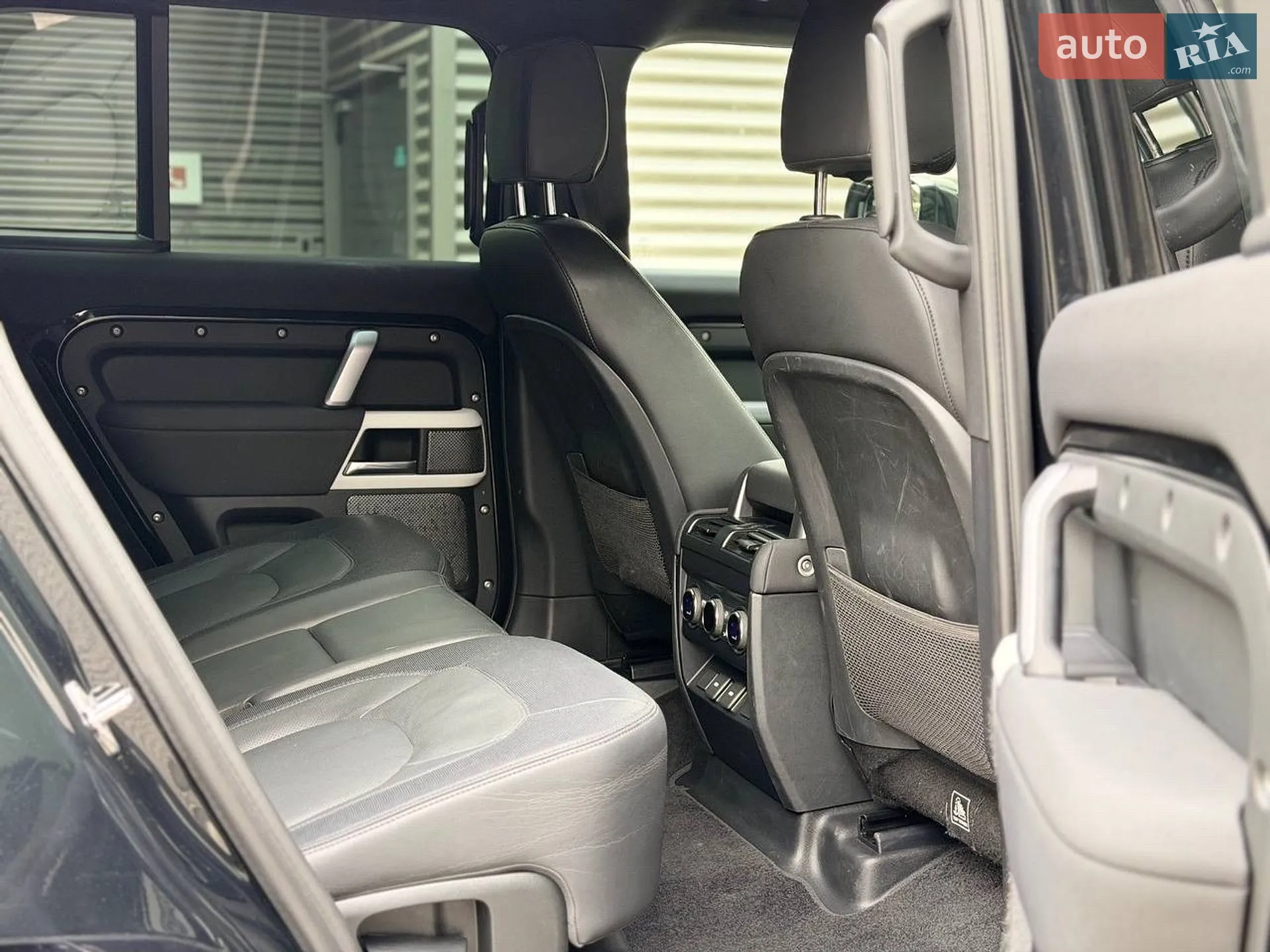 2023 Land Rover Defender - мініатюра 15