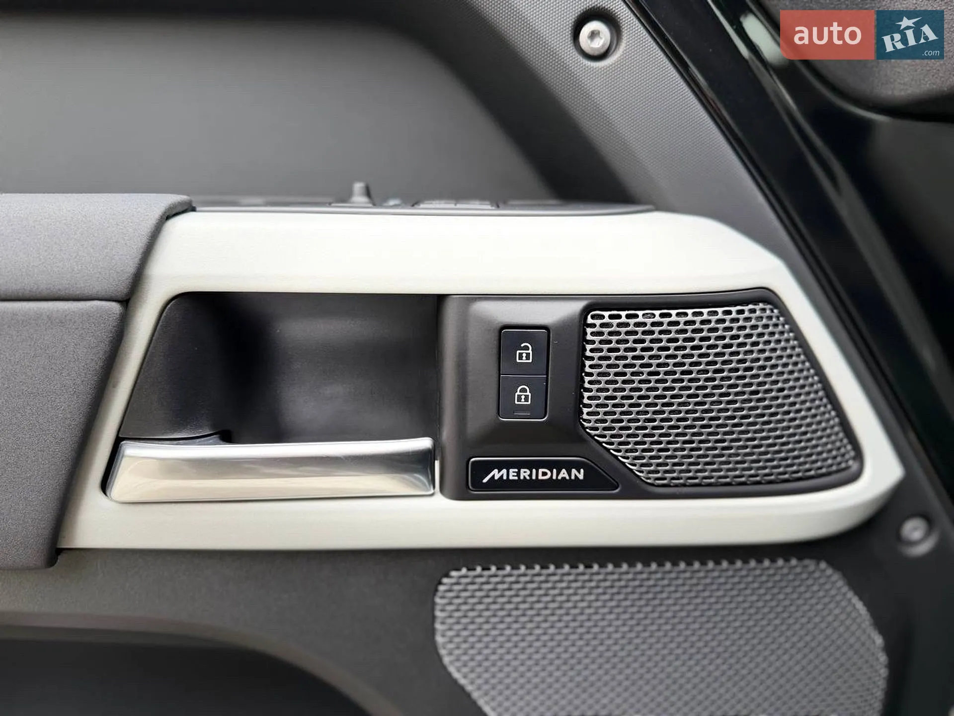 2023 Land Rover Defender - мініатюра 31