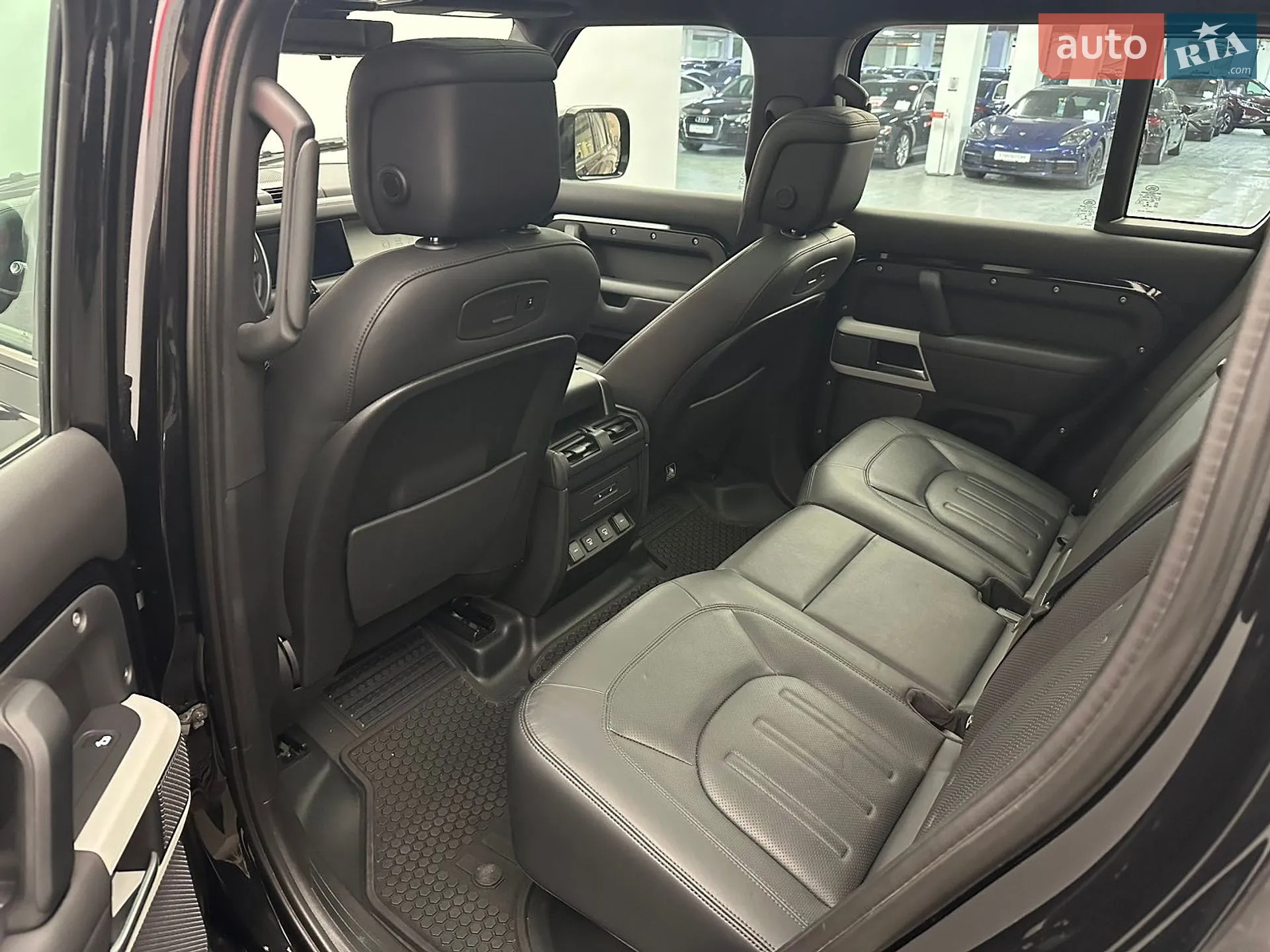 2021 Land Rover Defender - мініатюра 10