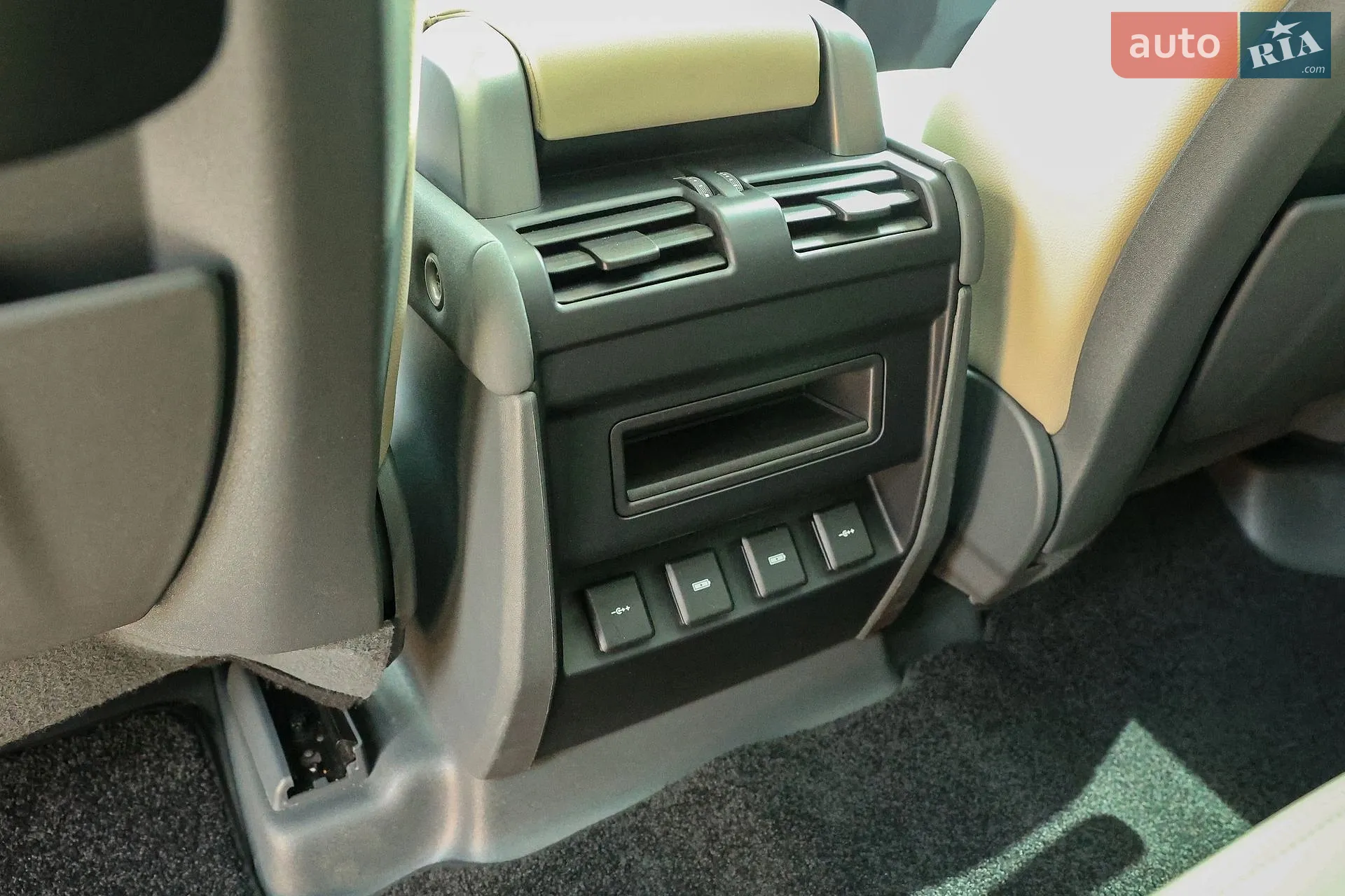 2020 Land Rover Defender - мініатюра 32