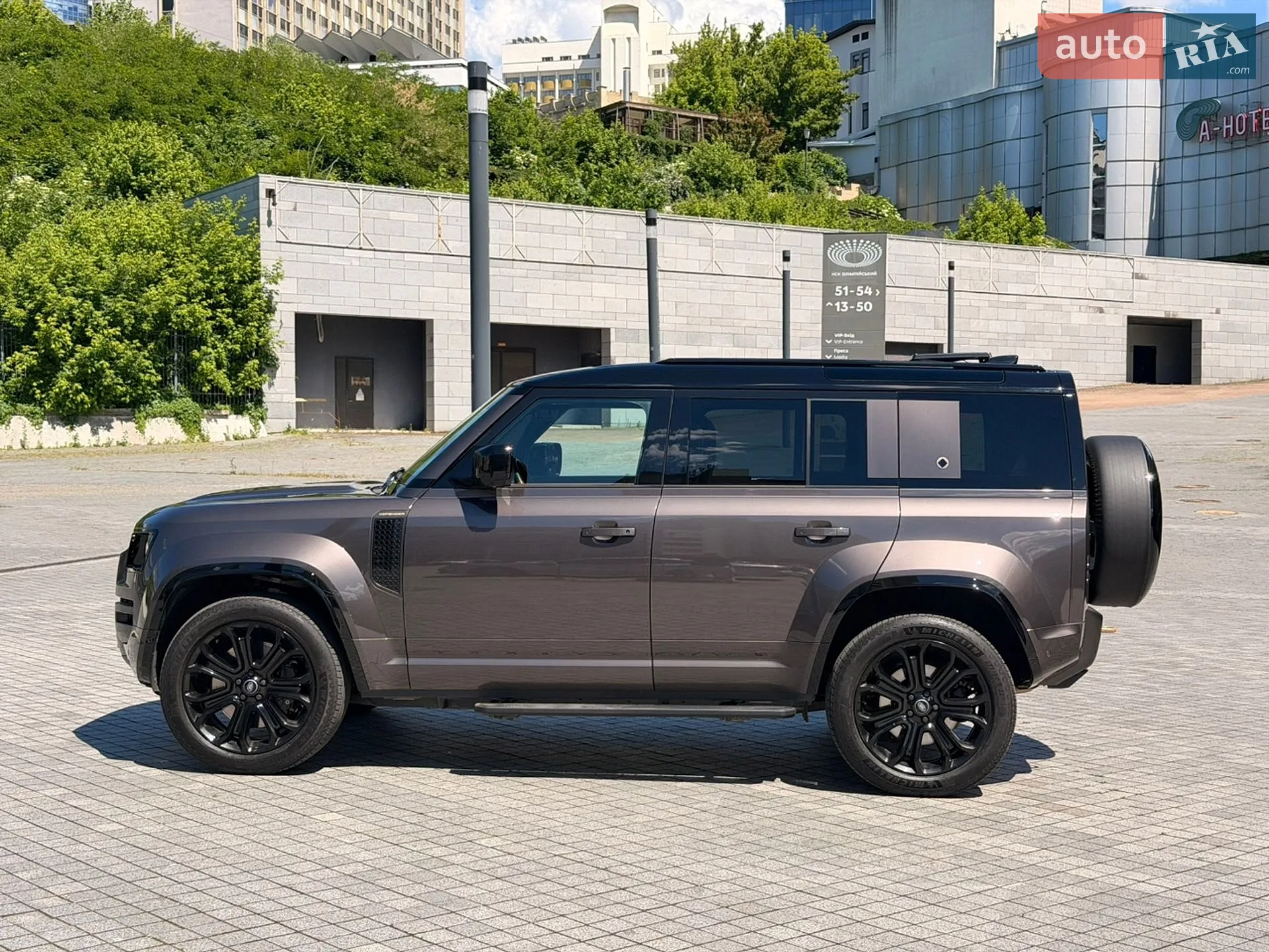 2025 Land Rover Defender - мініатюра 4