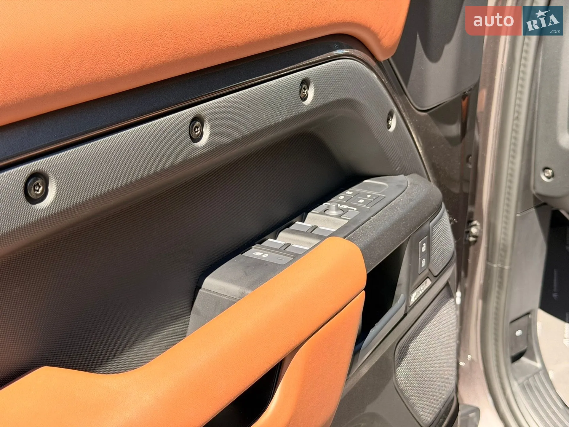 2025 Land Rover Defender - мініатюра 15