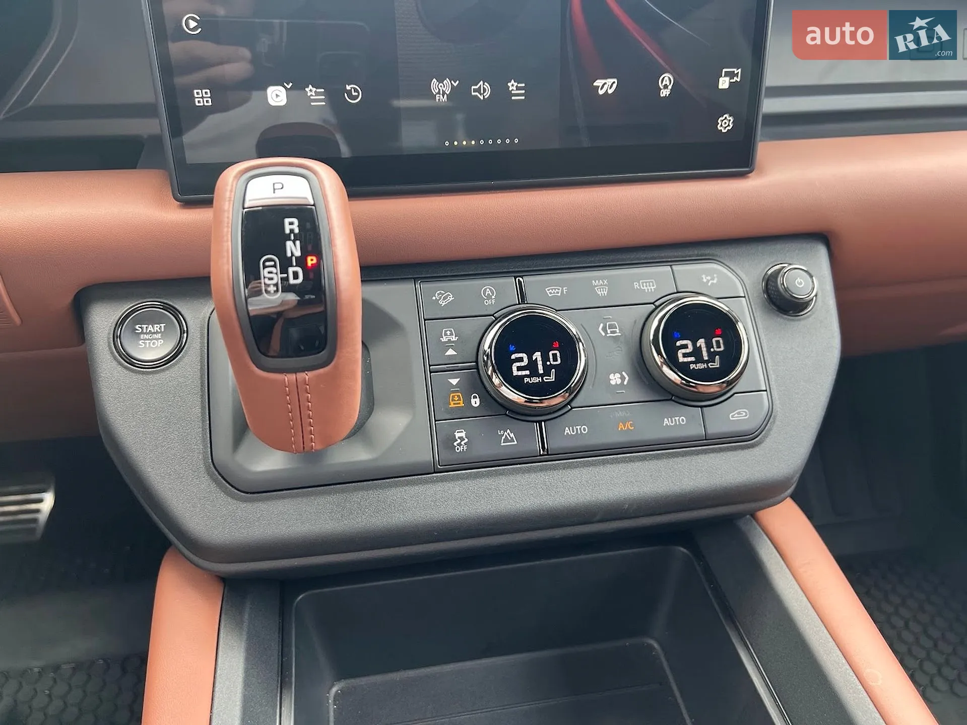 2025 Land Rover Defender - мініатюра 23