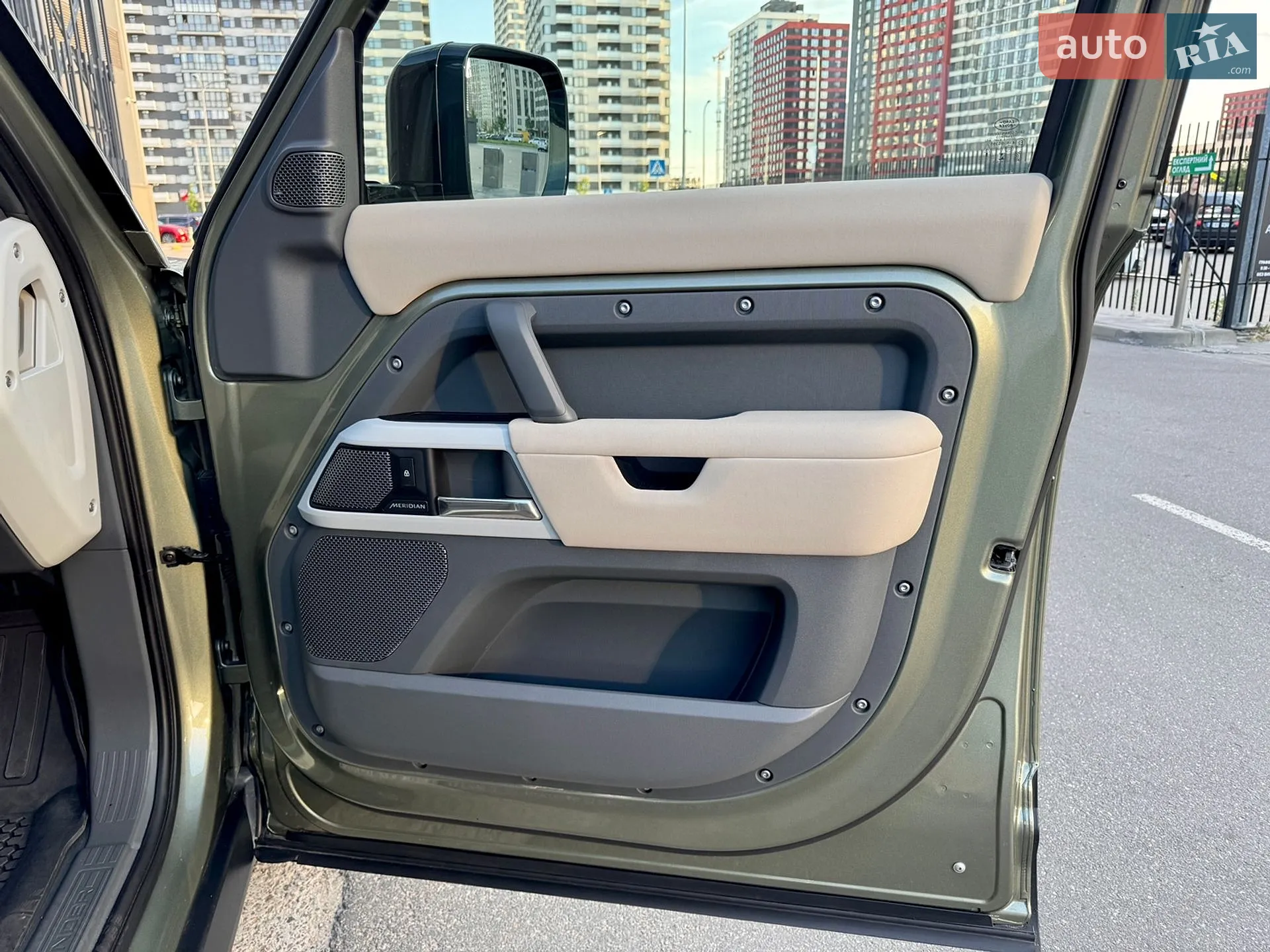 2020 Land Rover Defender - мініатюра 12