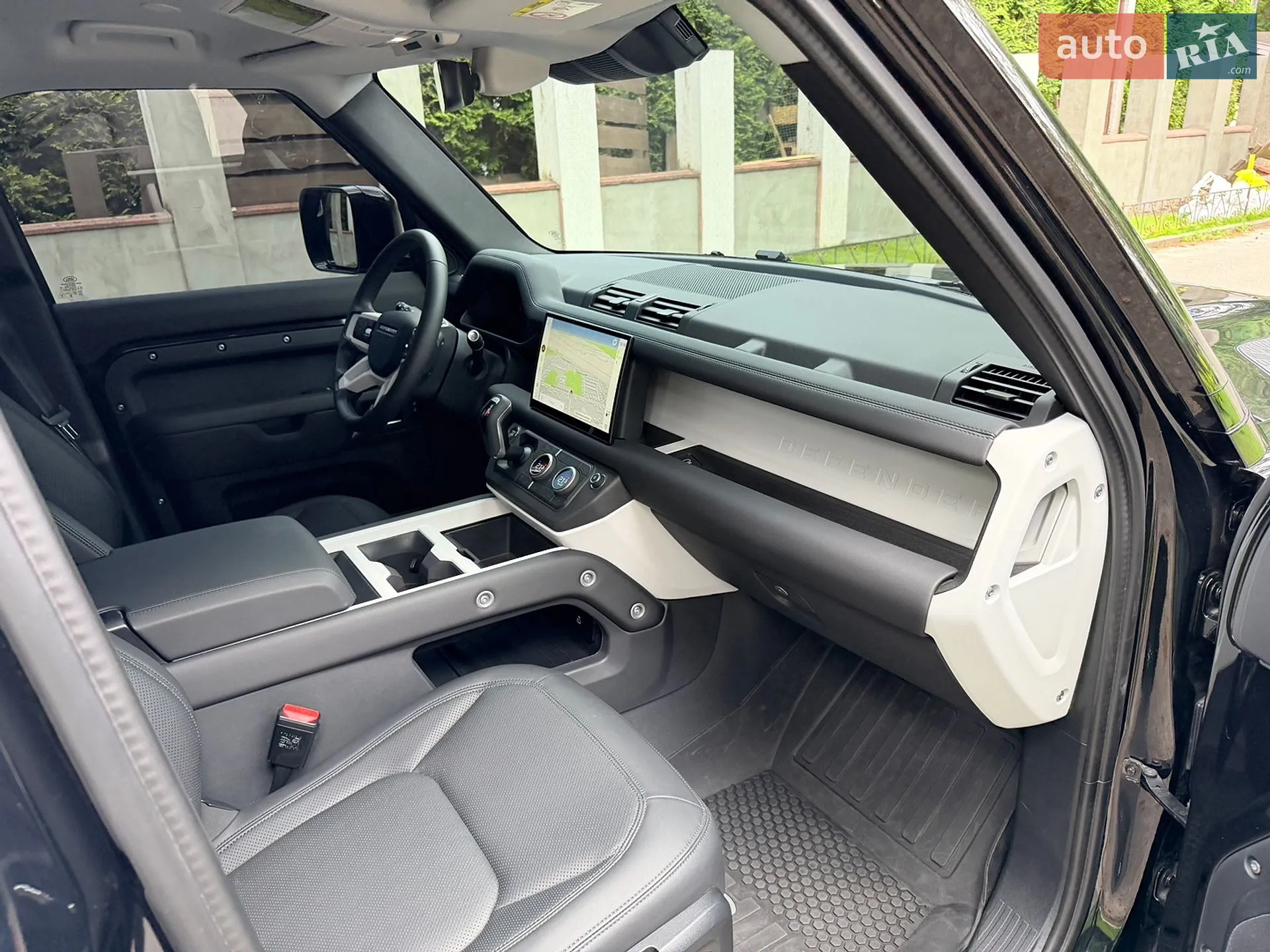 2024 Land Rover Defender - мініатюра 16
