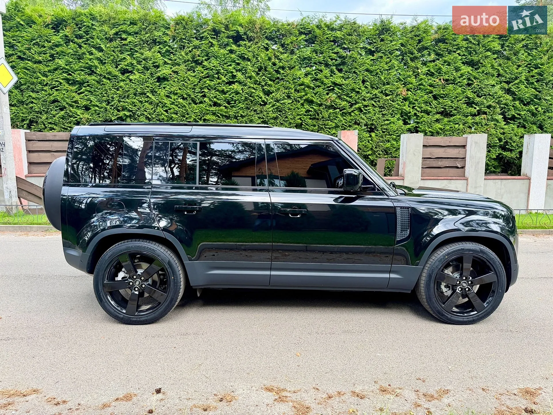 2024 Land Rover Defender - мініатюра 48