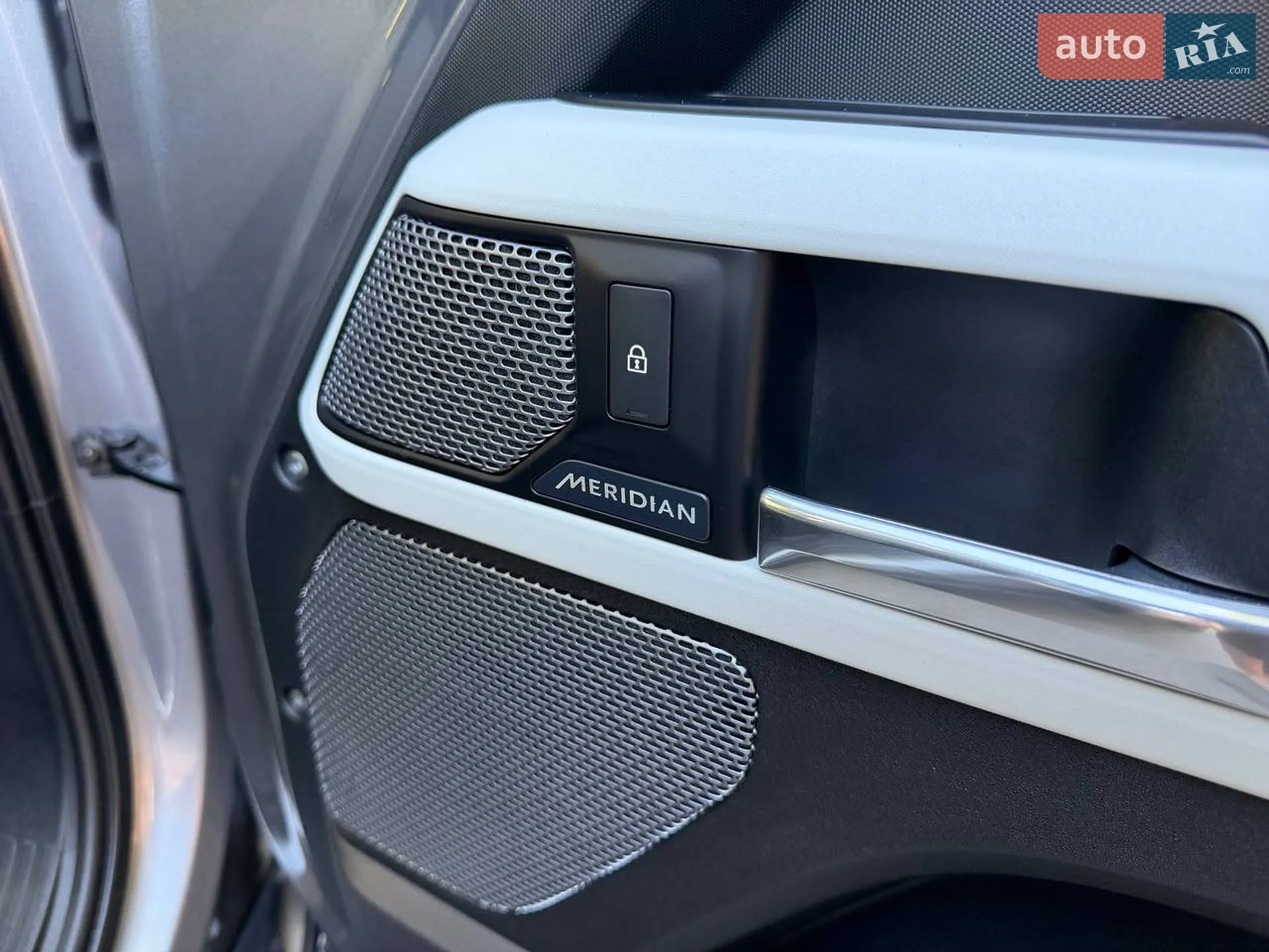 2020 Land Rover Defender - мініатюра 16