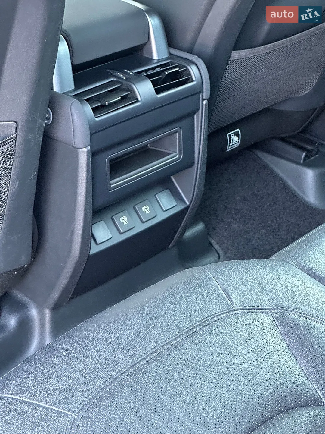 2022 Land Rover Defender - мініатюра 22