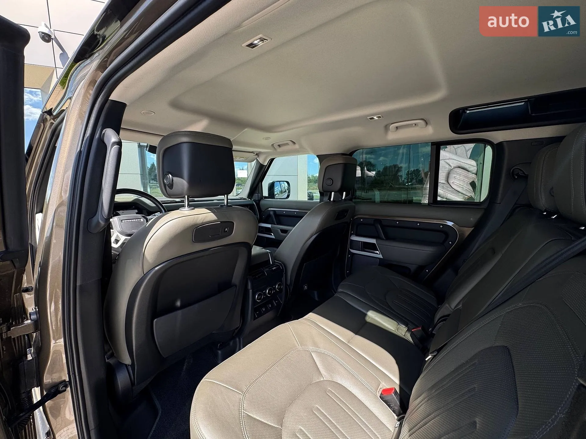 2021 Land Rover Defender - мініатюра 17