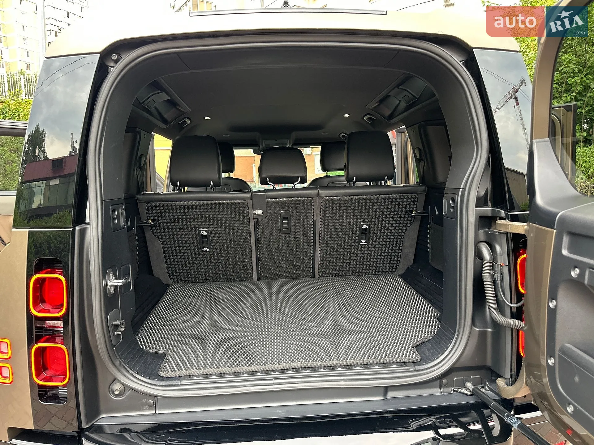 2021 Land Rover Defender - мініатюра 32
