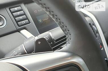 Позашляховик / Кросовер Land Rover Discovery Sport 2017 в 