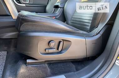 Внедорожник / Кроссовер Land Rover Discovery Sport 2018 в 