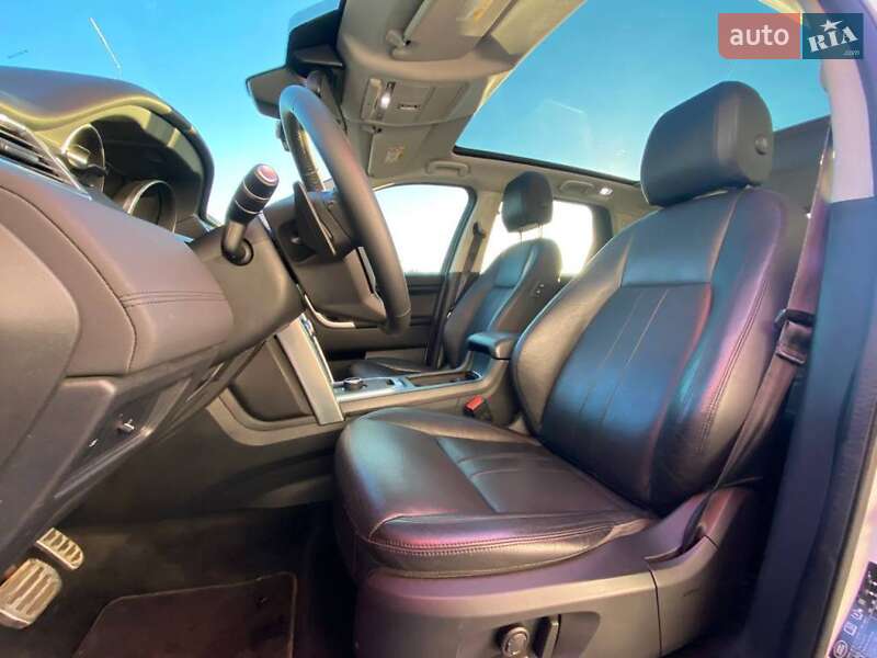 Внедорожник / Кроссовер Land Rover Discovery Sport 2017 в Киеве