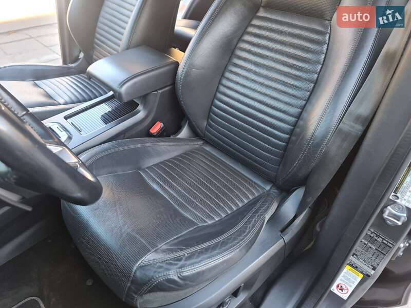 Позашляховик / Кросовер Land Rover Discovery Sport 2015 в Магдалинівці