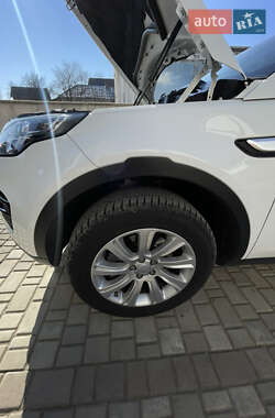 Внедорожник / Кроссовер Land Rover Discovery Sport 2016 в 
