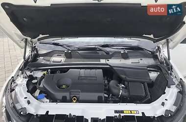 Позашляховик / Кросовер Land Rover Discovery Sport 2018 в 