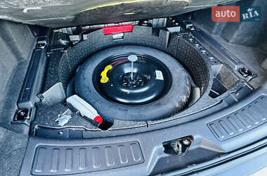 Внедорожник / Кроссовер Land Rover Discovery Sport 2015 в 