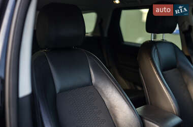 Внедорожник / Кроссовер Land Rover Discovery Sport 2018 в 