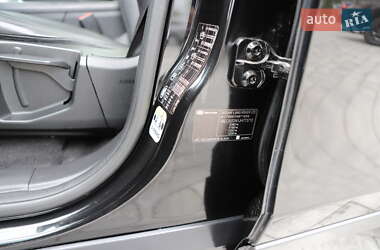 Позашляховик / Кросовер Land Rover Discovery Sport 2020 в 