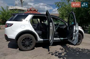 Внедорожник / Кроссовер Land Rover Discovery Sport 2016 в 