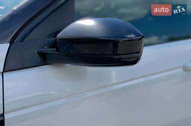 Внедорожник / Кроссовер Land Rover Discovery Sport 2016 в 