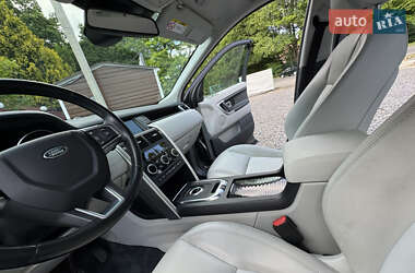 Внедорожник / Кроссовер Land Rover Discovery Sport 2016 в 