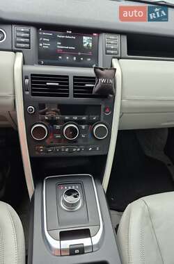 Внедорожник / Кроссовер Land Rover Discovery Sport 2015 в 