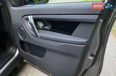 Позашляховик / Кросовер Land Rover Discovery Sport 2021 в 