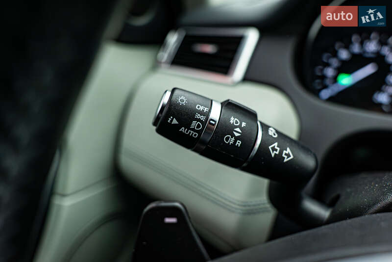 Позашляховик / Кросовер Land Rover Discovery Sport 2017 в Києві