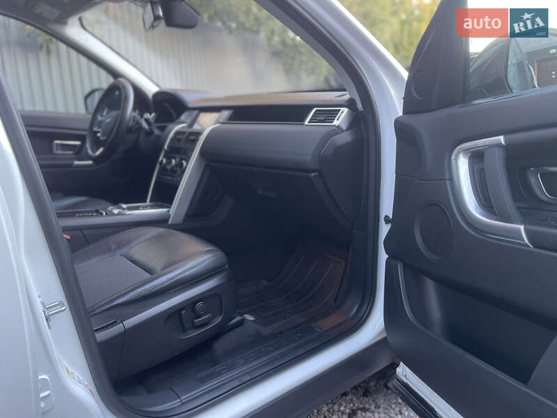 Внедорожник / Кроссовер Land Rover Discovery Sport 2017 в Киеве