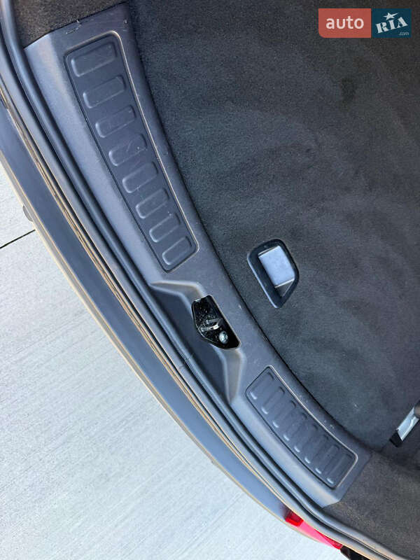 Внедорожник / Кроссовер Land Rover Discovery Sport 2015 в Луцке