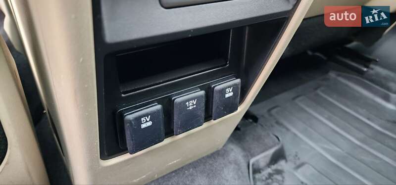 Позашляховик / Кросовер Land Rover Discovery Sport 2015 в Івано-Франківську