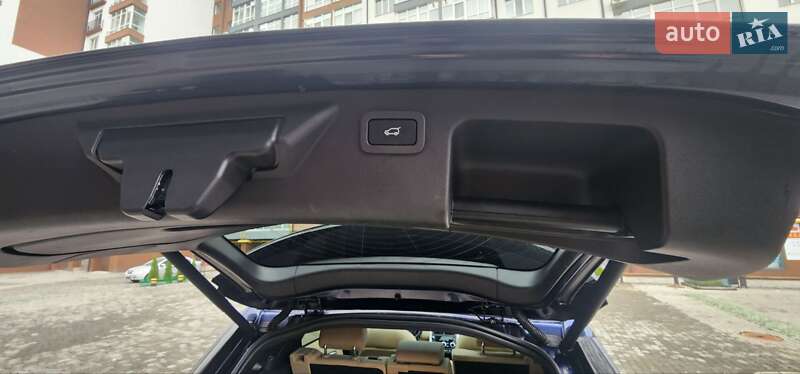 Позашляховик / Кросовер Land Rover Discovery Sport 2015 в Івано-Франківську