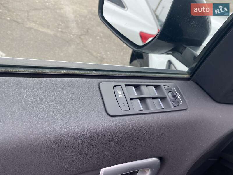 Позашляховик / Кросовер Land Rover Discovery Sport 2018 в Києві