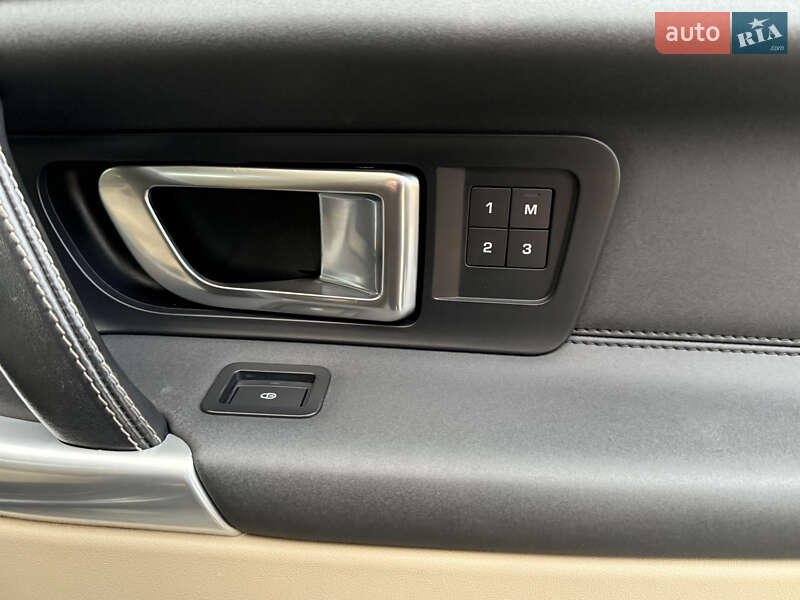 Позашляховик / Кросовер Land Rover Discovery Sport 2016 в Дрогобичі