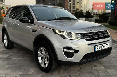 Позашляховик / Кросовер Land Rover Discovery Sport 2017 в 