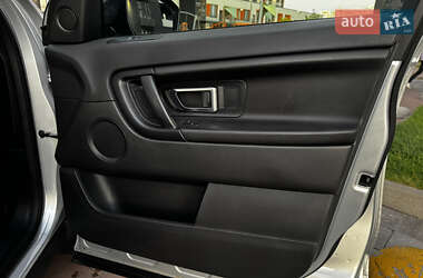 Позашляховик / Кросовер Land Rover Discovery Sport 2017 в 