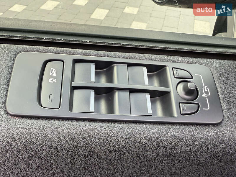 Позашляховик / Кросовер Land Rover Discovery Sport 2016 в Дрогобичі