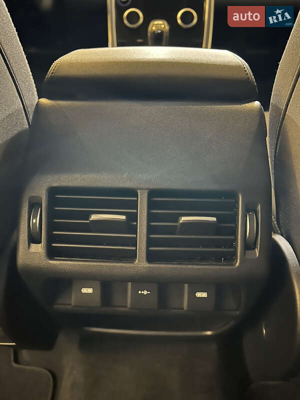 Внедорожник / Кроссовер Land Rover Discovery Sport 2020 в Киеве