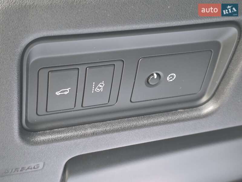 Позашляховик / Кросовер Land Rover Discovery Sport 2016 в Івано-Франківську